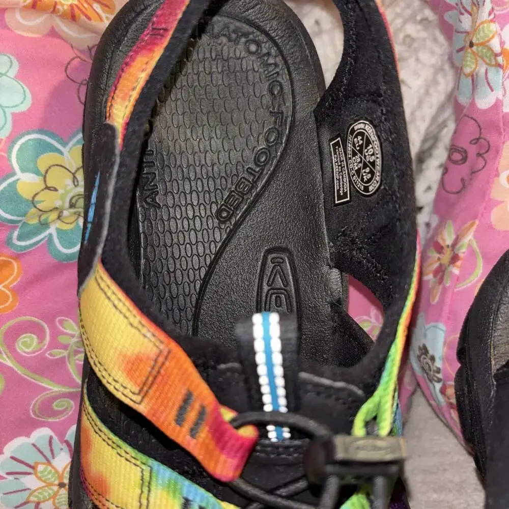 New KEEN Newport Retro Hiking Sandals – Men's Size 10.5 (Original Tie Dye)